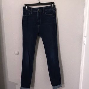 Hollister High Rise Skinny Dark Blue Jeans...W28